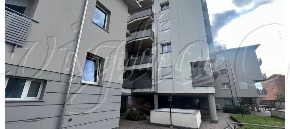 Квартира с 3 комнатами в Пессано кон Борнаго, Италия № 88815 8