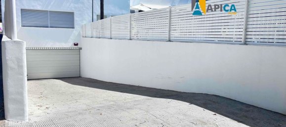 Apartamento de 2 dormitorios en Cádiz, Spain No. 147968 24