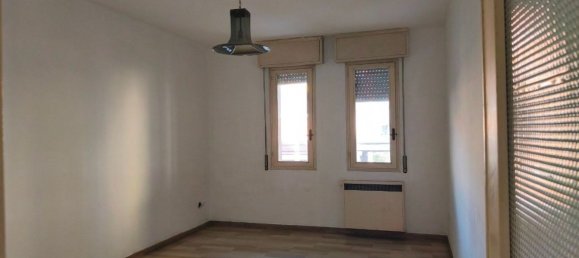 5 bedrooms Apartment in Bologna, Italy No. 321714 9