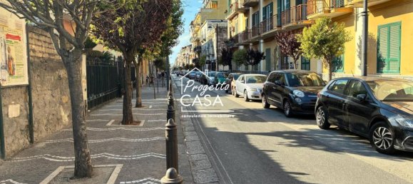 620m² Commercial property in Naples, Italy No. 333822 8