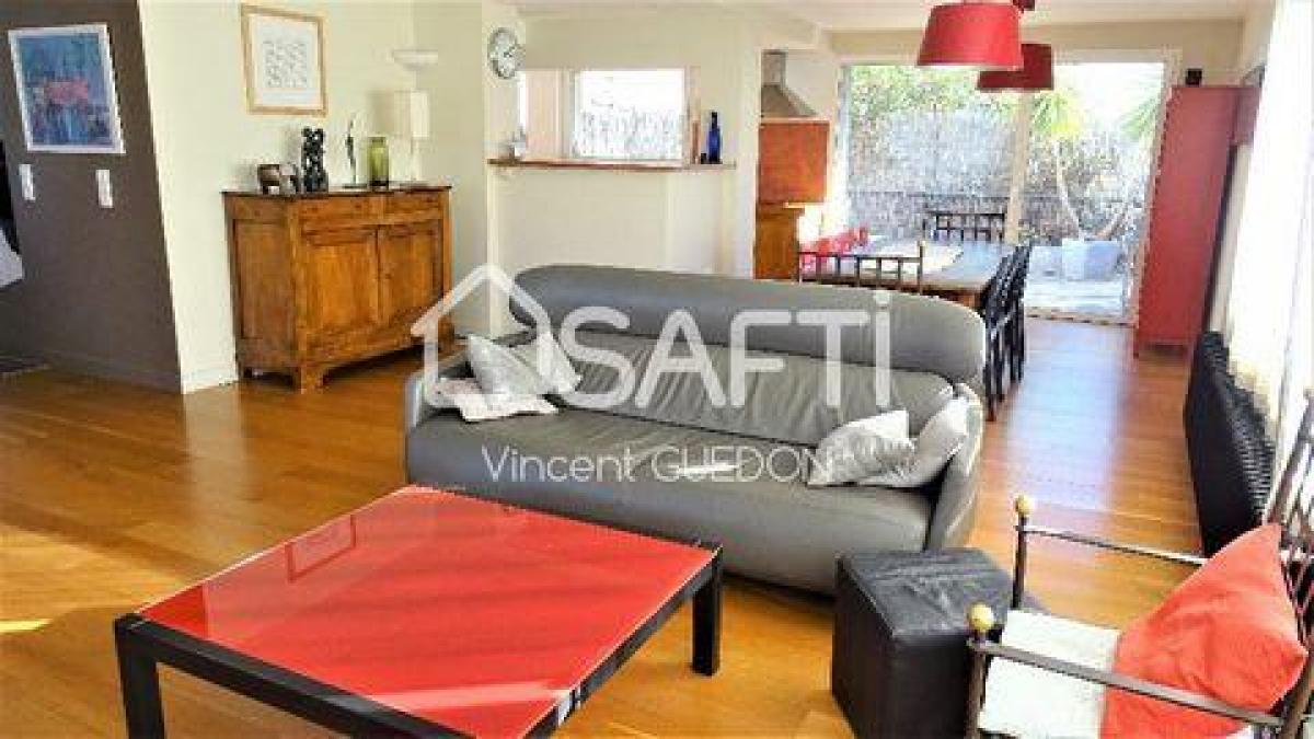 Casa de 4 dormitorios en Perpignan, France No. 25706