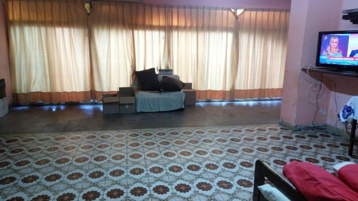2 bedrooms House in Avellaneda, Argentina No. 15876