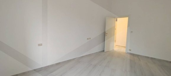 5-salle Appartement à Bologna, Italy No. 17183 20