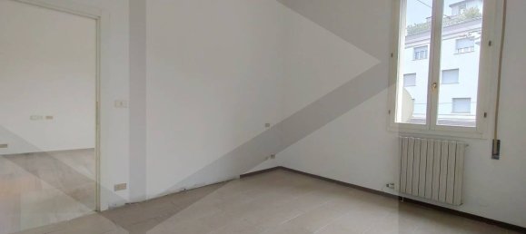 5-salle Appartement à Bologna, Italy No. 17183 13