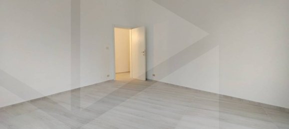 5-salle Appartement à Bologna, Italy No. 17183 16