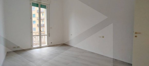 5-salle Appartement à Bologna, Italy No. 17183 19