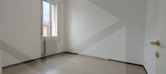 5-salle Appartement à Bologna, Italy No. 17183 10