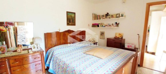 3 Schlafzimmer Haus in Gorno, Italy, Nr. 351937 9