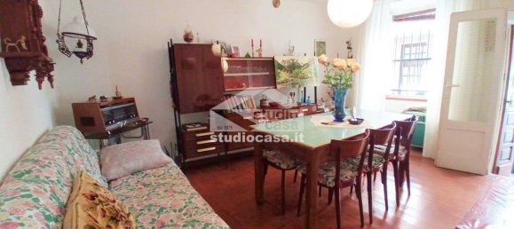 3 Schlafzimmer Haus in Gorno, Italy, Nr. 351937 5