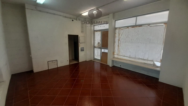 165m² Commercial property in Rio de Mouro, Portugal No. 331915