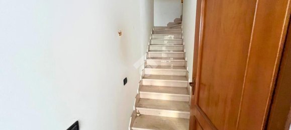 3-salle Maison à San Severo, Italy No. 71080 3