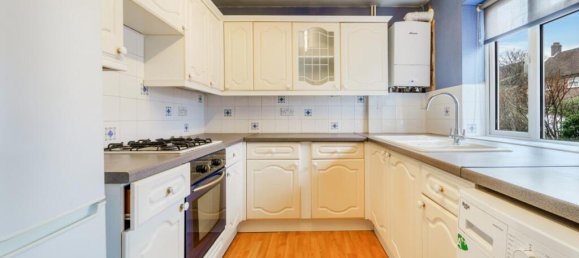 3 bedrooms House in Brentford, United Kingdom No. 12352 10