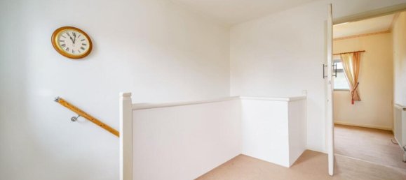 3 bedrooms House in Brentford, United Kingdom No. 12352 12