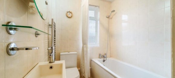 3 bedrooms House in Brentford, United Kingdom No. 12352 16