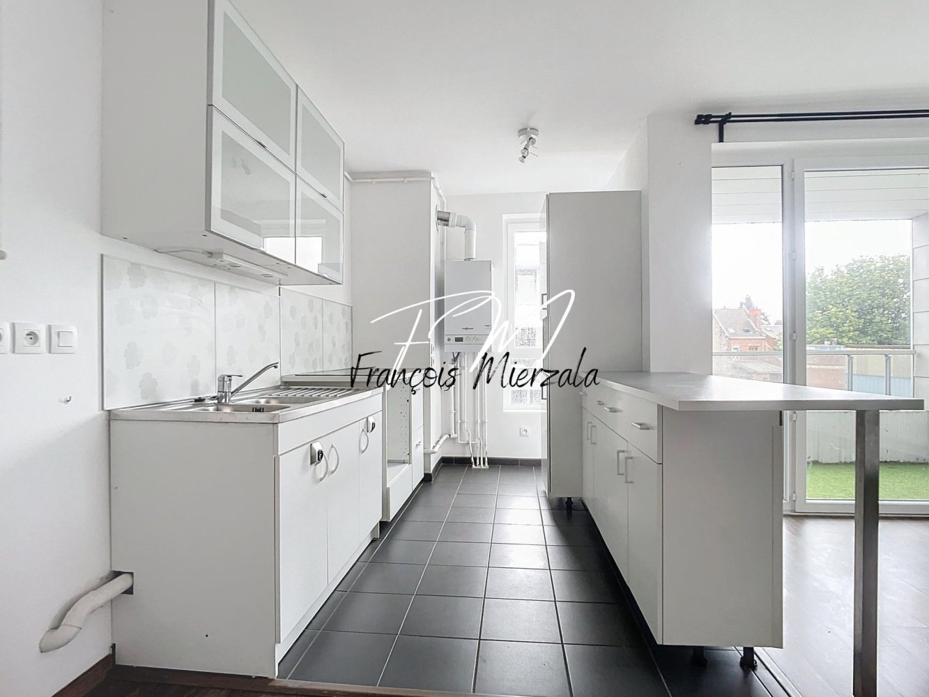 2 bedrooms Apartment in Lille, France No. 234850