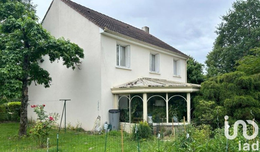 3 bedrooms House in Sennely, France No. 44979