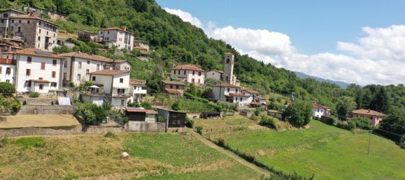 2 bedrooms House in Villa Collemandina, Italy No. 309816 4