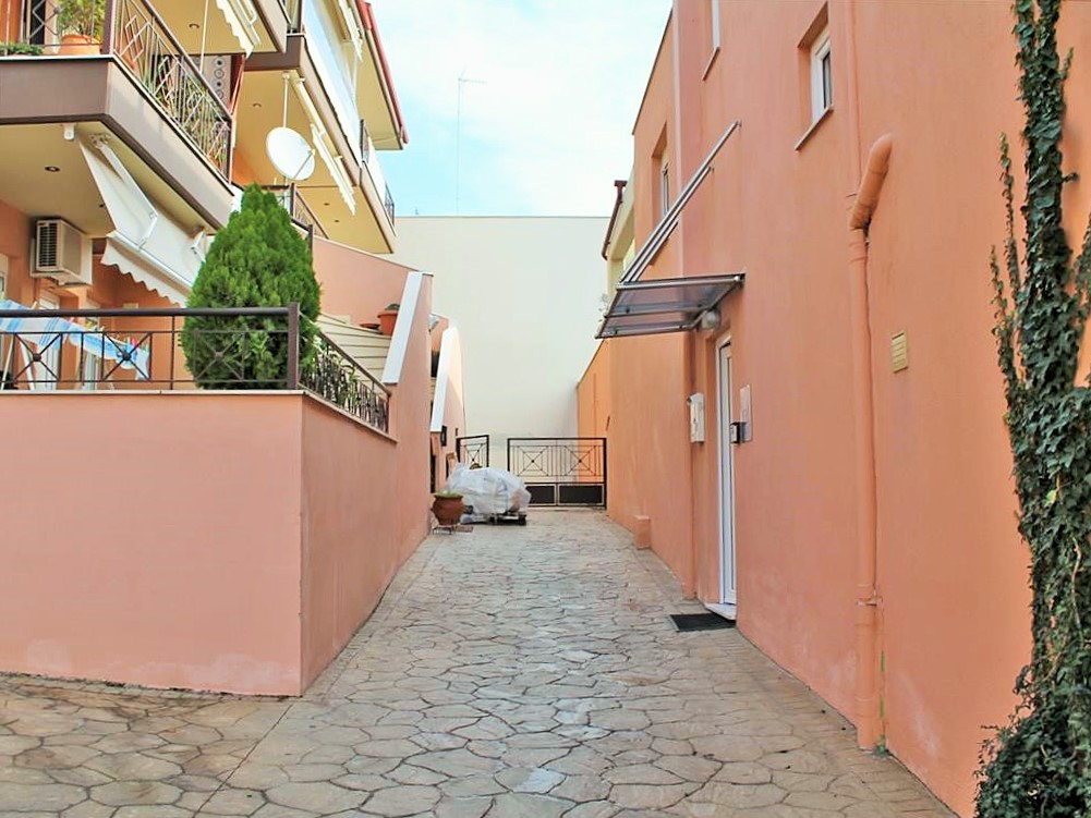 4 bedrooms Property in Neapoli, Greece No. 5056