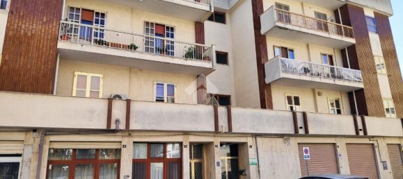 Apartamento de 3 dormitorios en Lucera, Italy No. 111100 21