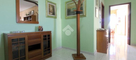 Apartamento de 3 dormitorios en Lucera, Italy No. 111100 2