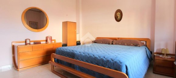 Apartamento de 3 dormitorios en Lucera, Italy No. 111100 11