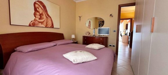 3-salle Appartement à Foggia, Italy No. 40323 4