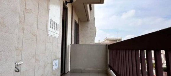 3-salle Appartement à Foggia, Italy No. 40323 11