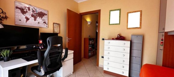 3-salle Appartement à Foggia, Italy No. 40323 8