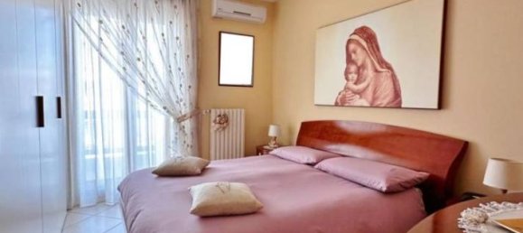 3-salle Appartement à Foggia, Italy No. 40323 5