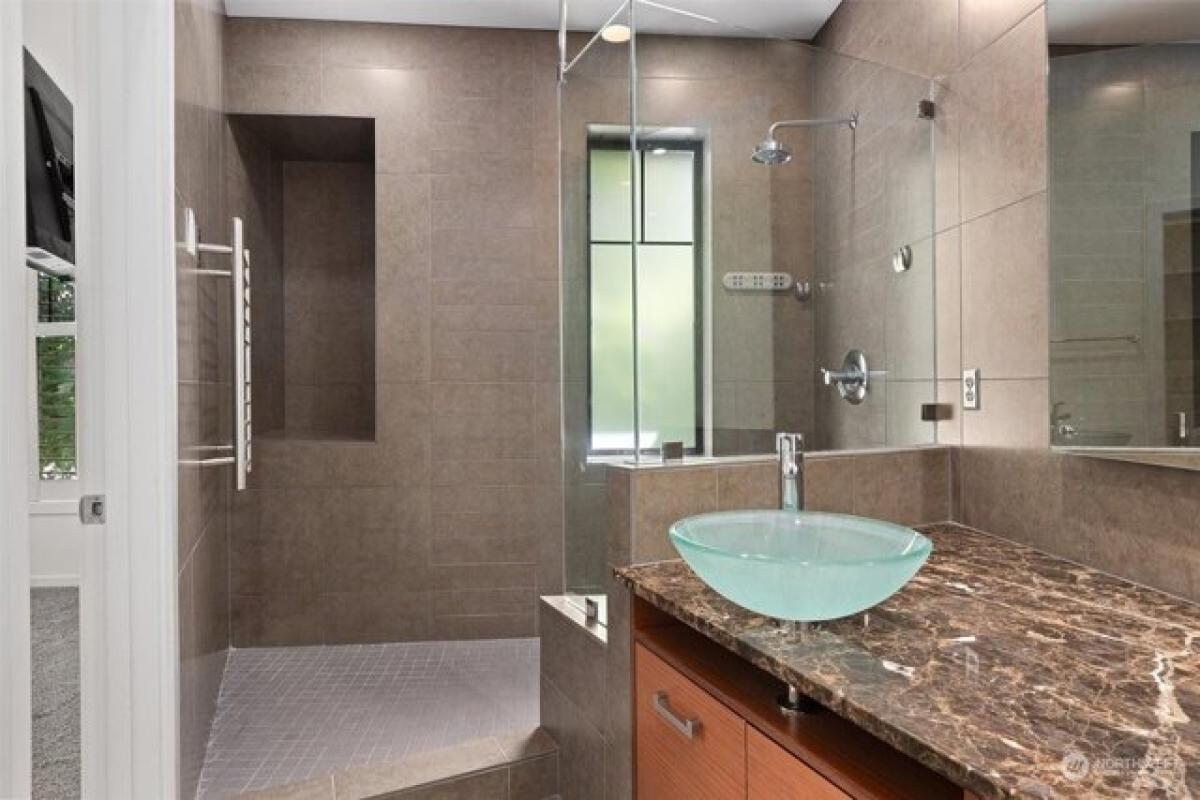 2 Schlafzimmer Haus in Bellevue, USA, Nr. 438194