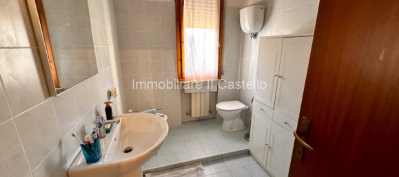 2-salle Appartement à Castiglione del Lago, Italy No. 102535 14