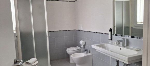 4000m² Building in Rovigo, Italy No. 372489 4