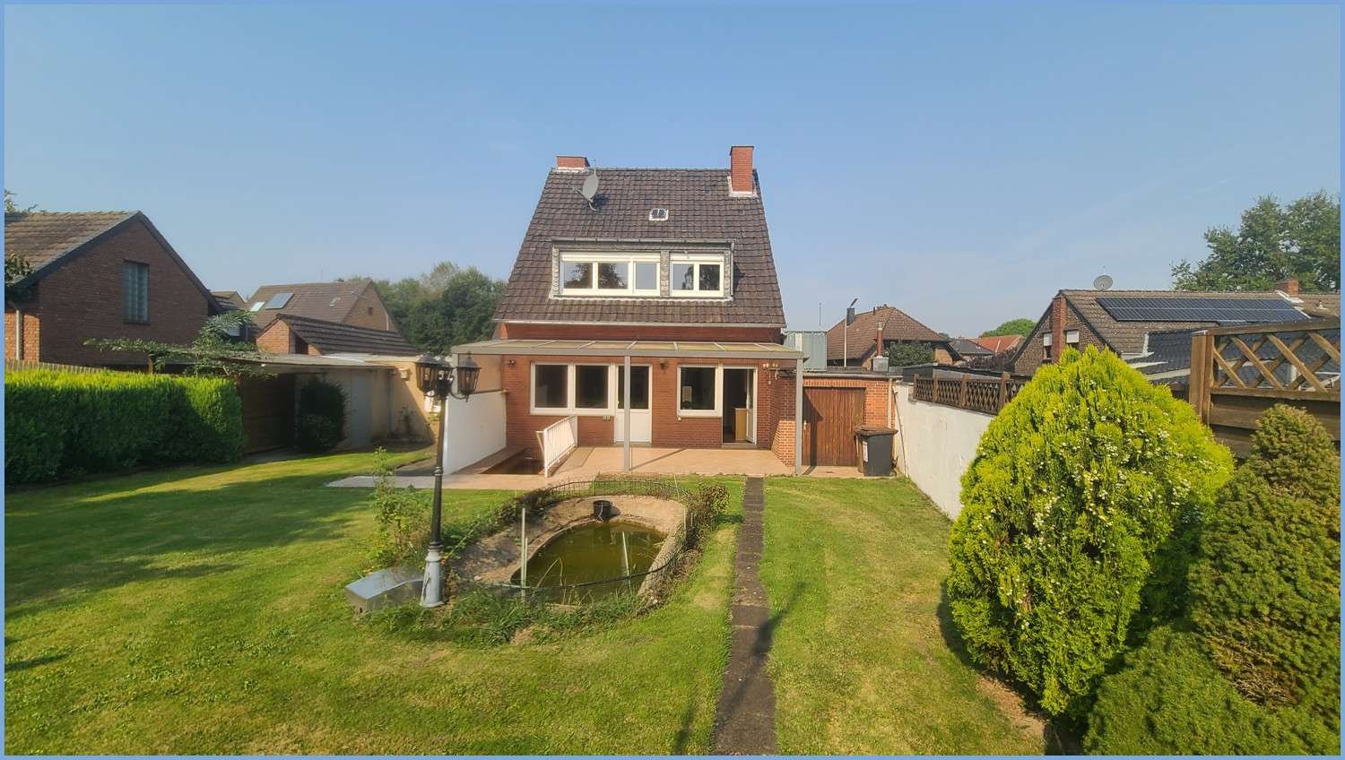 3 bedrooms Townhouse in North Rhine-Westphalia, Germany No. 162426