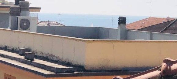 Apartamento de 3 dormitorios en Varazze, Italy No. 207416 3