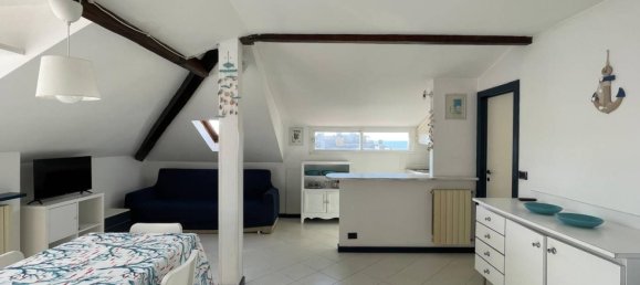 Apartamento de 3 dormitorios en Varazze, Italy No. 207416 37