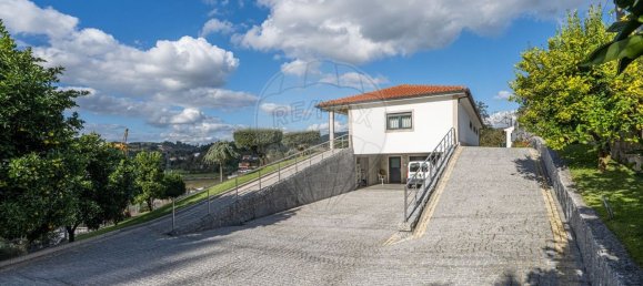 Casa de 4 dormitorios en Povoa de Lanhoso, Portugal No. 180801 2