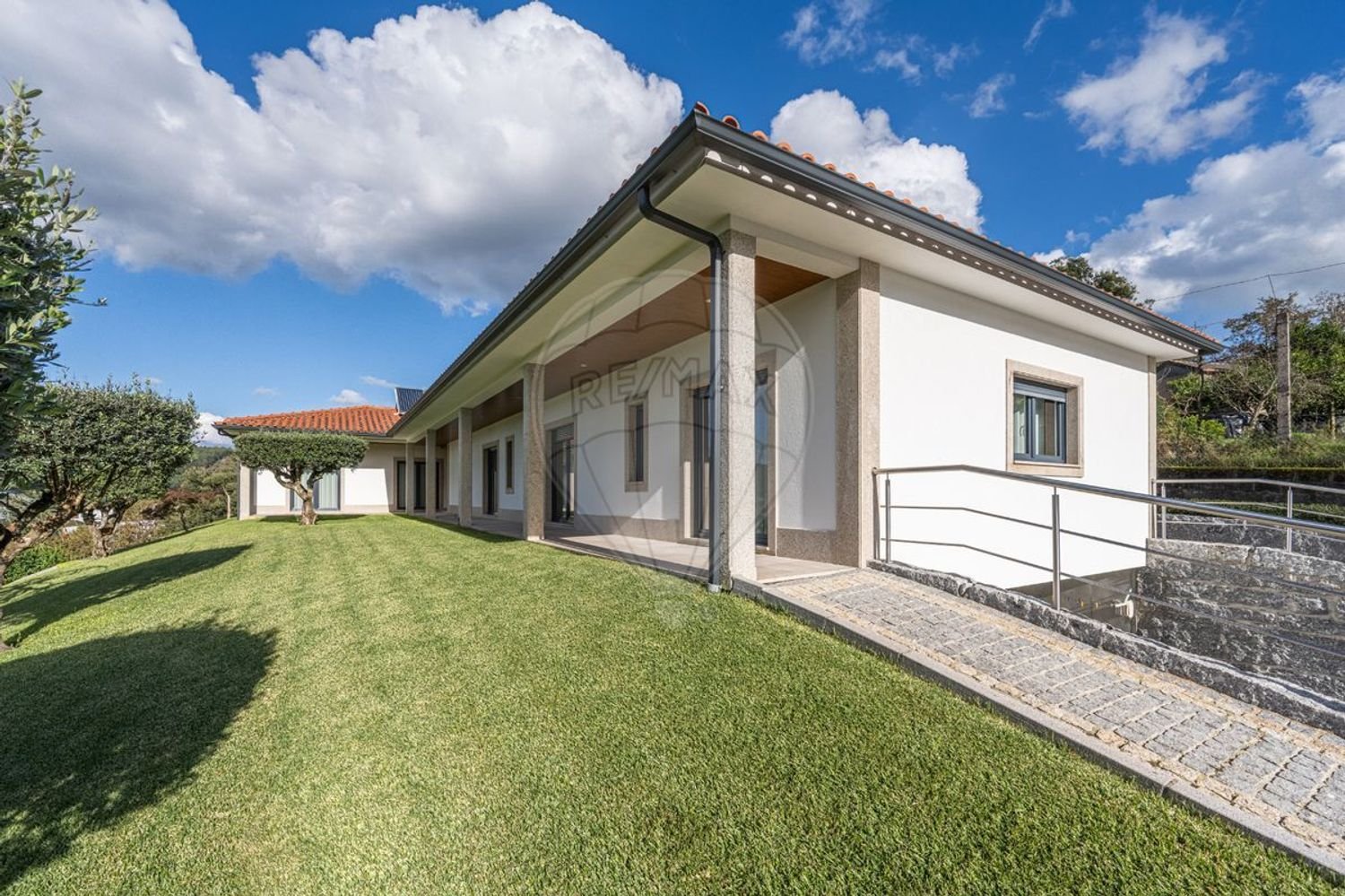 Casa de 4 dormitorios en Povoa de Lanhoso, Portugal No. 180801