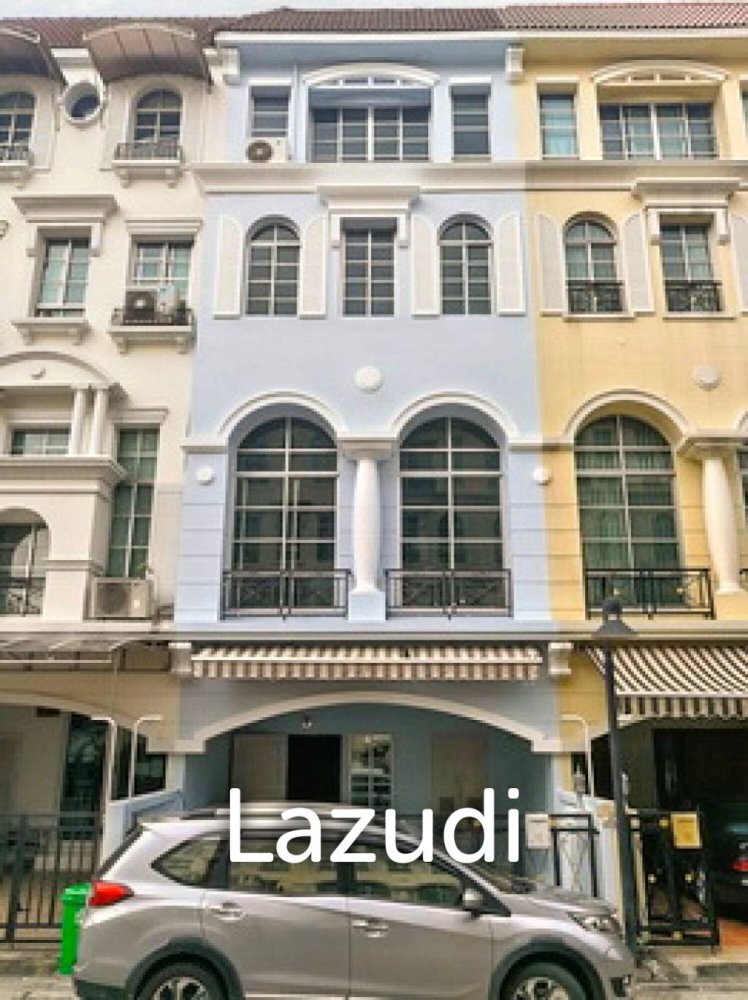 4 bedrooms Bungalow in Bangkok, Thailand No. 24391