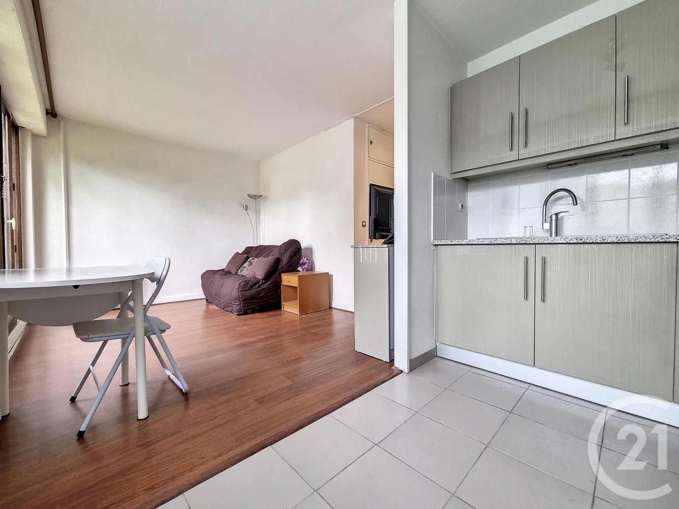 Studio in Chennevieres-sur-Marne, France No. 181575