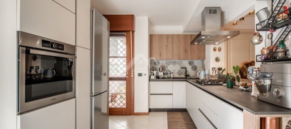 4 bedrooms Duplex in Reggio Emilia, Italy No. 358070 11