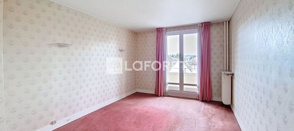 3 bedrooms Apartment in Cachan, France No. 148123 4