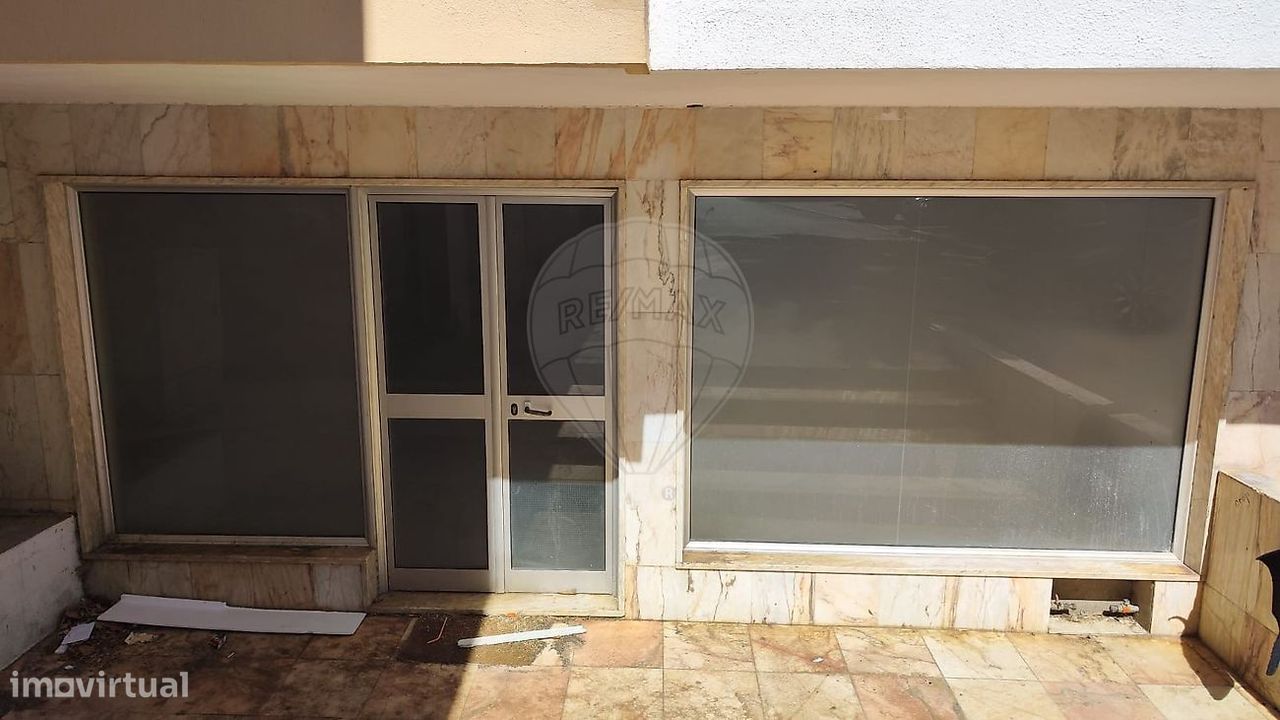 Propiedad comercial en Entroncamento, Portugal 96 m² No. 64169