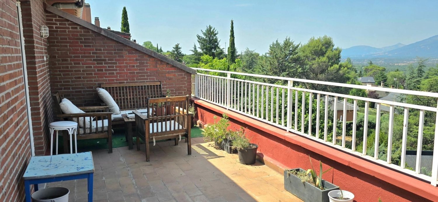 5 bedrooms Townhouse in Collado Mediano, Spain No. 153987