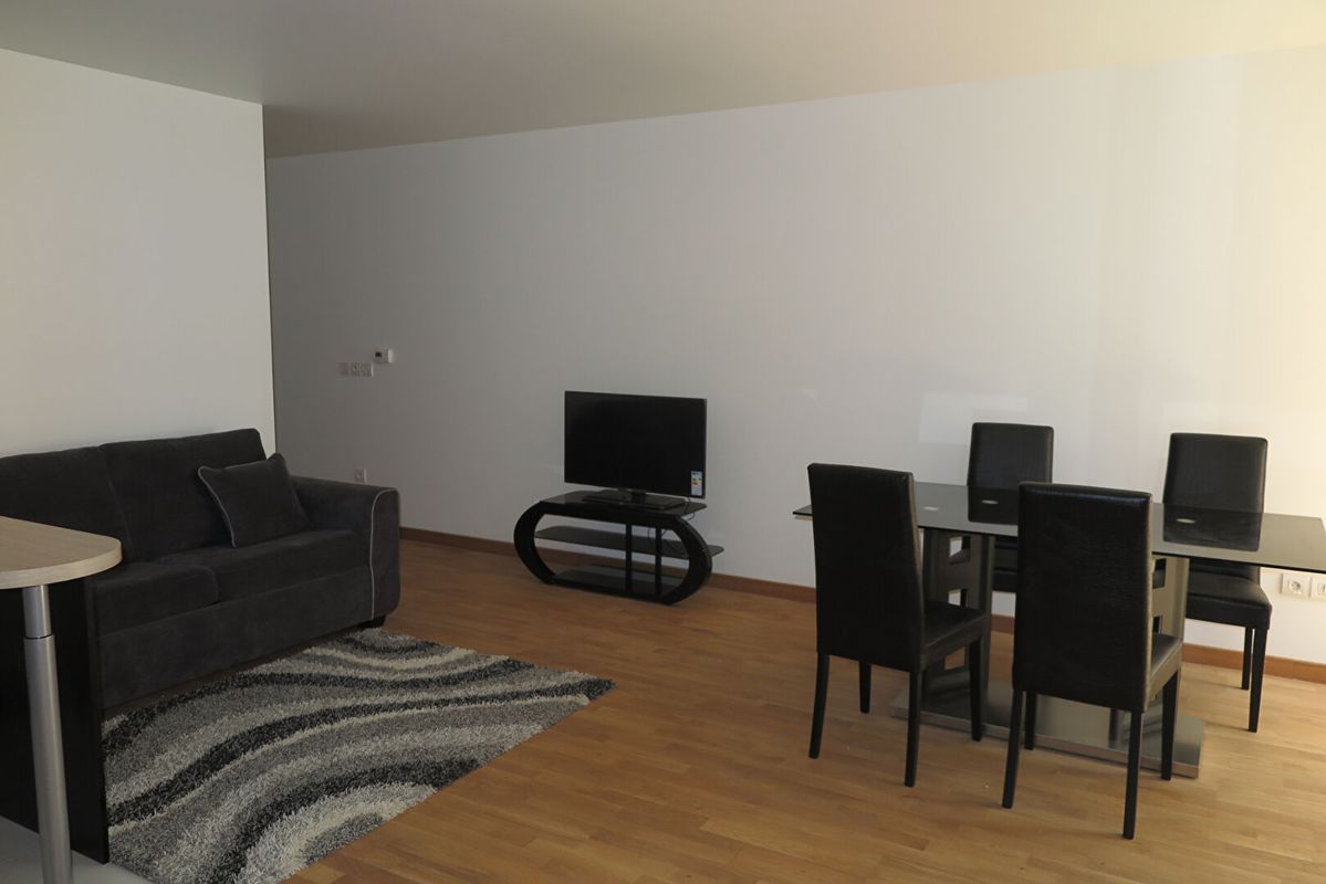 Квартира с 2 спальнями в Париж, Франция № 187180