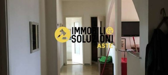 3 rooms Apartment in Livorno Ferraris, Italy No. 51306 3
