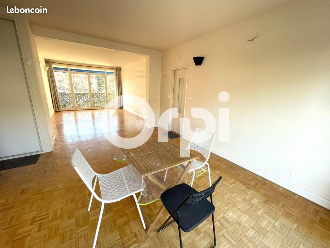 5 chambres Appartement à Antony, France No. 162377
