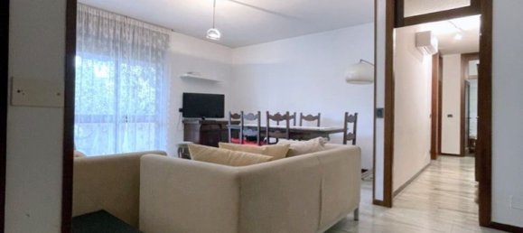 3 rooms Apartment in Padua, Italy No. 60427 3