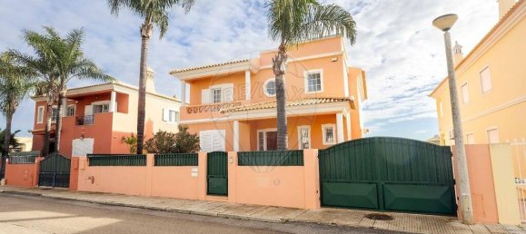 5 bedrooms Villa in Montenegro, Portugal No. 27545 3