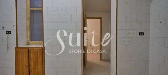 2 Schlafzimmer Wohnung in Palermo, Italy, Nr. 216277 9