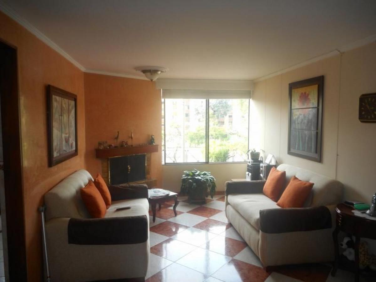 3 bedrooms House in Bogota, Colombia No. 11762